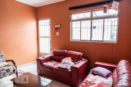 Sala de casa para alugar com 3 quartos, 75m² em Vila Paranaguá, São Paulo