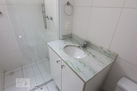 banheiro de casa de condomínio à venda com 3 quartos, 145m² em Jardim Monte Kemel, São Paulo