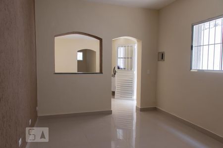 Sala de casa para alugar com 2 quartos, 60m² em Vila Firmiano Pinto, São Paulo