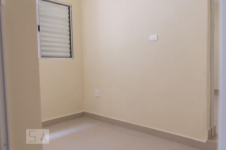 Quarto 1 de casa para alugar com 2 quartos, 60m² em Vila Firmiano Pinto, São Paulo