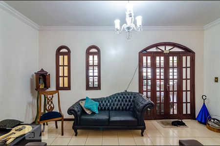 Sala de casa à venda com 8 quartos, 458m² em Sagrada Família, Belo Horizonte