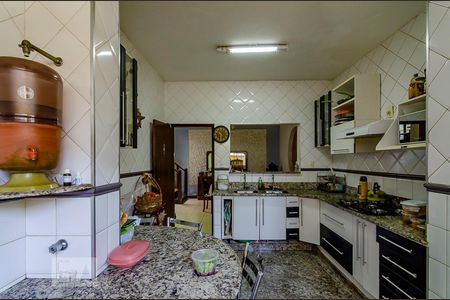 Cozinha de casa à venda com 8 quartos, 458m² em Sagrada Família, Belo Horizonte