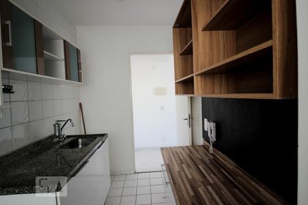 Cozinha de apartamento para alugar com 2 quartos, 50m² em Carandiru, São Paulo