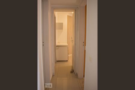 Corredor de apartamento para alugar com 2 quartos, 69m² em Barra da Tijuca, Rio de Janeiro