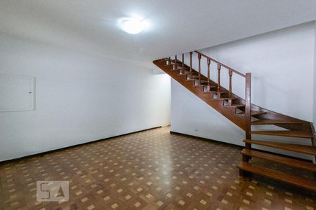 Casa para alugar com 112m², 3 quartos e 2 vagasSala