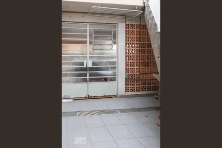 Área de serviço de casa para alugar com 2 quartos, 68m² em Vila Nivi, São Paulo