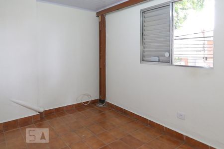 Quarto 1 de casa para alugar com 2 quartos, 68m² em Vila Nivi, São Paulo