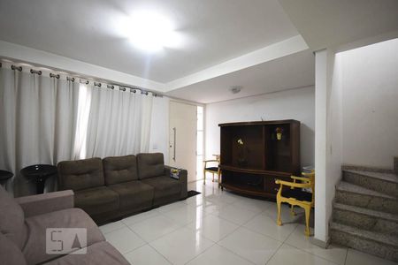 Sala de casa de condomínio à venda com 3 quartos, 174m² em Jardim Taboão, São Paulo