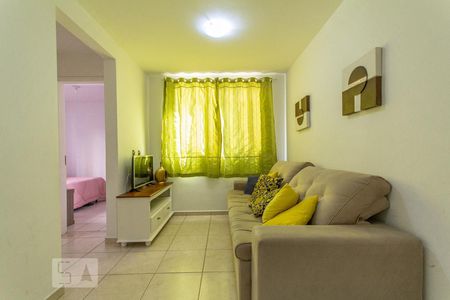 Sala de apartamento para alugar com 2 quartos, 50m² em Paraisópolis, São Paulo