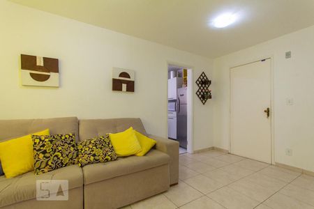 Sala de apartamento para alugar com 2 quartos, 50m² em Paraisópolis, São Paulo