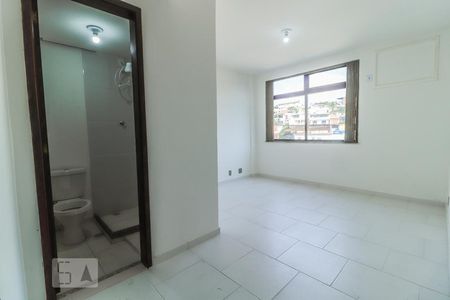 Sala de apartamento para alugar com 1 quarto, 55m² em Tanque, Rio de Janeiro