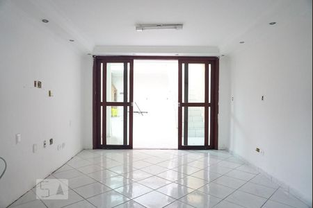 v de casa à venda com 4 quartos, 250m² em Jardim Triana, São Paulo