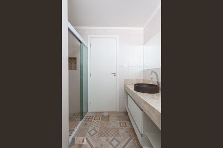 Banheiro de apartamento à venda com 2 quartos, 100m² em Vila Firmiano Pinto, São Paulo