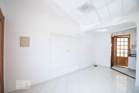 Sala de casa de condomínio à venda com 2 quartos, 63m² em Vila Homero Thon, Santo André