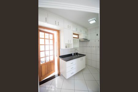 Cozinha de casa de condomínio à venda com 2 quartos, 63m² em Vila Homero Thon, Santo André