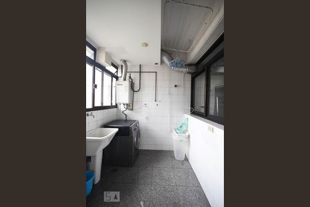 Apartamento para alugar com 195m², 2 quartos e 3 vagas Apartamento para alugar com 195m², 2 quartos e 3 vagasÁrea de Serviço