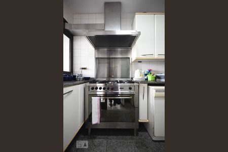 Apartamento para alugar com 195m², 2 quartos e 3 vagas Apartamento para alugar com 195m², 2 quartos e 3 vagasDetalhe da Sala