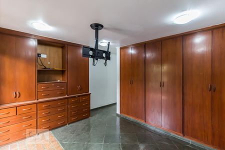 Suíte 1 de casa para alugar com 4 quartos, 240m² em Vila Anglo Brasileira, São Paulo