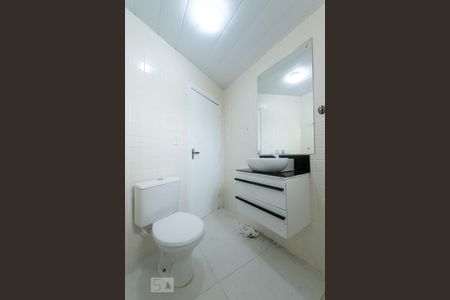 Banheiro de apartamento para alugar com 1 quarto, 28m² em Balneário, Florianópolis