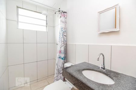 Banheiro de apartamento à venda com 2 quartos, 50m² em Protásio Alves, Porto Alegre