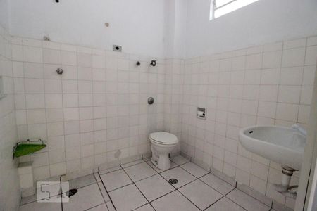 Banheiro de apartamento para alugar com 1 quarto, 50m² em Água Fria, São Paulo