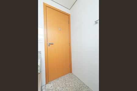 Banheiro de apartamento à venda com 3 quartos, 82m² em Nova Floresta, Belo Horizonte