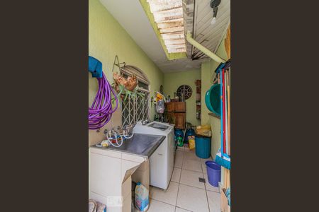 Casa à venda com 220m², 3 quartos e 2 vagas Casa à venda com 220m², 3 quartos e 2 vagasÁrea de Serviço