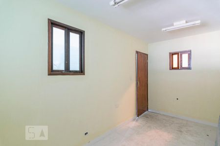 Casa à venda com 220m², 4 quartos e 5 vagas Casa à venda com 220m², 4 quartos e 5 vagasQuarto de Serviço