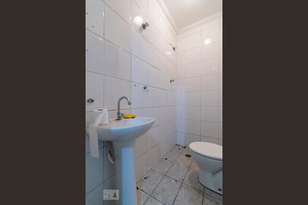 Casa à venda com 220m², 4 quartos e 5 vagas Casa à venda com 220m², 4 quartos e 5 vagasBanheiro de Serviço