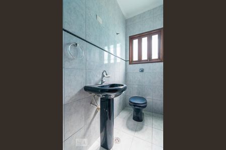 Casa à venda com 220m², 4 quartos e 5 vagas Casa à venda com 220m², 4 quartos e 5 vagasLavabo