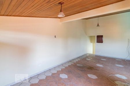 Casa à venda com 220m², 4 quartos e 5 vagas Casa à venda com 220m², 4 quartos e 5 vagasSótão