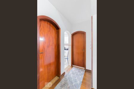 Corredor de casa para alugar com 3 quartos, 219m² em Vila Santana, São Paulo