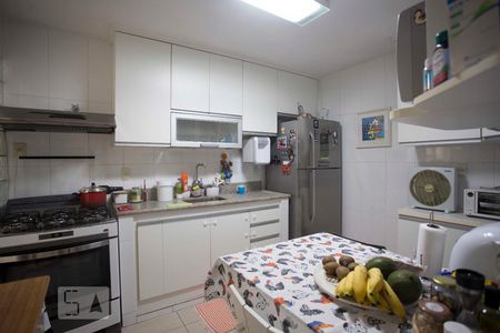 Cozinha de apartamento à venda com 3 quartos, 100m² em Icaraí, Niterói