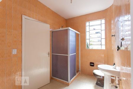 Banheiro de apartamento à venda com 3 quartos, 100m² em Azenha, Porto Alegre