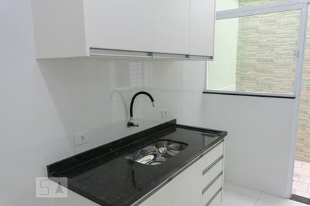 Cozinha (Pia) de casa para alugar com 1 quarto, 32m² em Vila Brasílio Machado, São Paulo