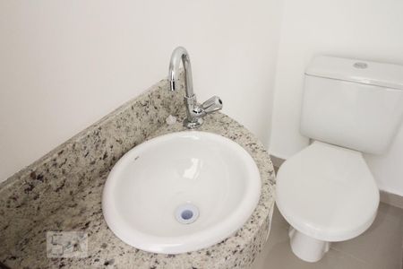 Lavabo  de casa para alugar com 2 quartos, 63m² em Penha de França, São Paulo