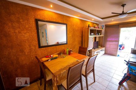 Sala de apartamento à venda com 2 quartos, 66m² em Sapê, Niterói