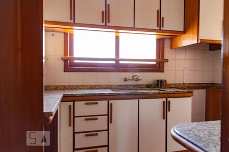 Cozinha de apartamento para alugar com 4 quartos, 250m² em Jardim Lindóia, Porto Alegre