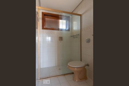 Banheiro de apartamento para alugar com 4 quartos, 250m² em Jardim Lindóia, Porto Alegre
