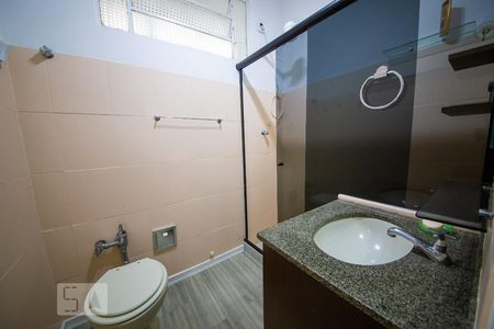 Banheiro de apartamento à venda com 2 quartos, 66m² em Icaraí, Niterói