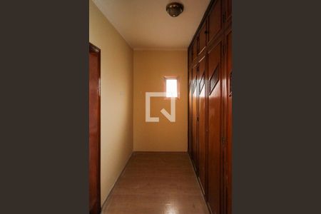 Casa à venda com 270m², 4 quartos e 4 vagas Casa à venda com 270m², 4 quartos e 4 vagasCloset