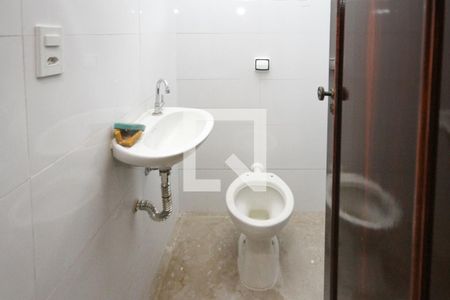 Casa à venda com 270m², 4 quartos e 4 vagas Casa à venda com 270m², 4 quartos e 4 vagasLavabo da Garagem