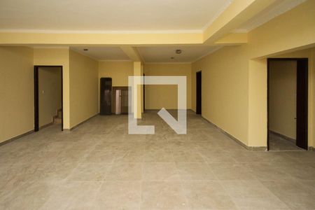 Casa à venda com 270m², 4 quartos e 4 vagas Casa à venda com 270m², 4 quartos e 4 vagasGaragem