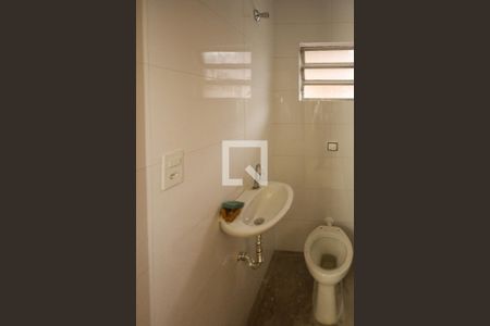 Casa à venda com 270m², 4 quartos e 4 vagas Casa à venda com 270m², 4 quartos e 4 vagasLavabo da Garagem