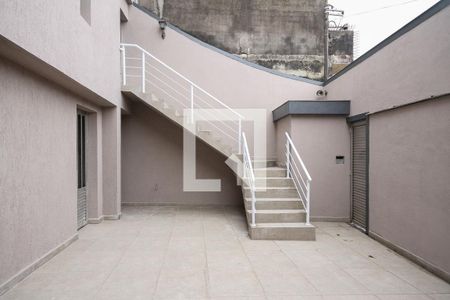 Casa à venda com 270m², 4 quartos e 4 vagas Casa à venda com 270m², 4 quartos e 4 vagasQuintal