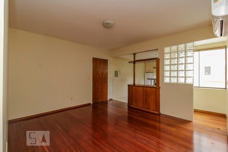 Sala de apartamento para alugar com 1 quarto, 45m² em Bom Fim, Porto Alegre