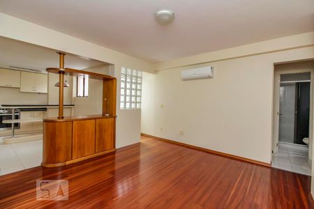 Sala de apartamento para alugar com 1 quarto, 45m² em Bom Fim, Porto Alegre