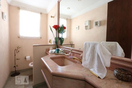 lavabo de casa para alugar com 4 quartos, 450m² em Vila Inah, São Paulo