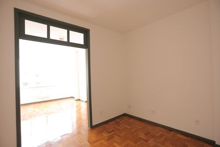 Sala/Quarto de kitnet/studio à venda com 1 quarto, 45m² em Copacabana, Rio de Janeiro