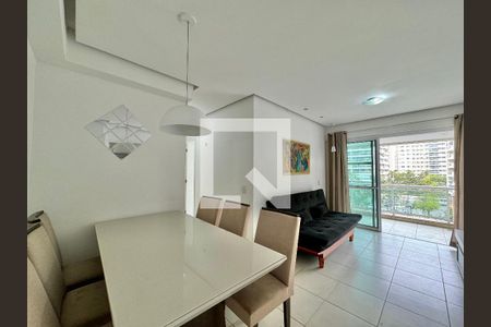 Sala de apartamento à venda com 2 quartos, 66m² em Barra da Tijuca, Rio de Janeiro